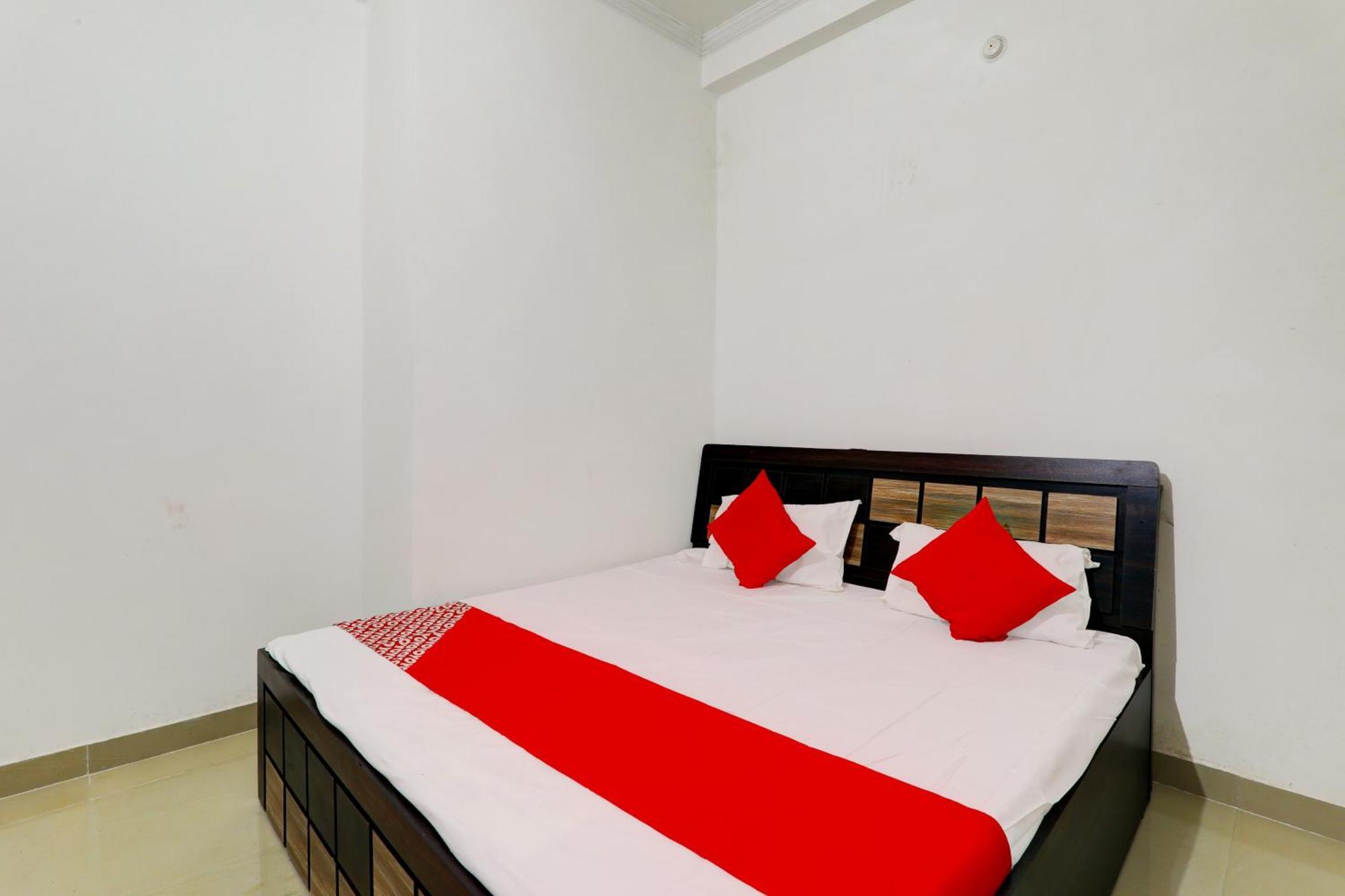 Oyo Flagship Shine Hotel Chinhat Zewnętrze zdjęcie